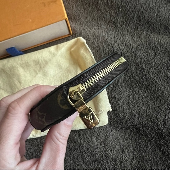 LOUIS VUITTON MONOGRAM ROUND COIN WALLET POCHETTE ACCESSOIRES - Picture 6 of 12